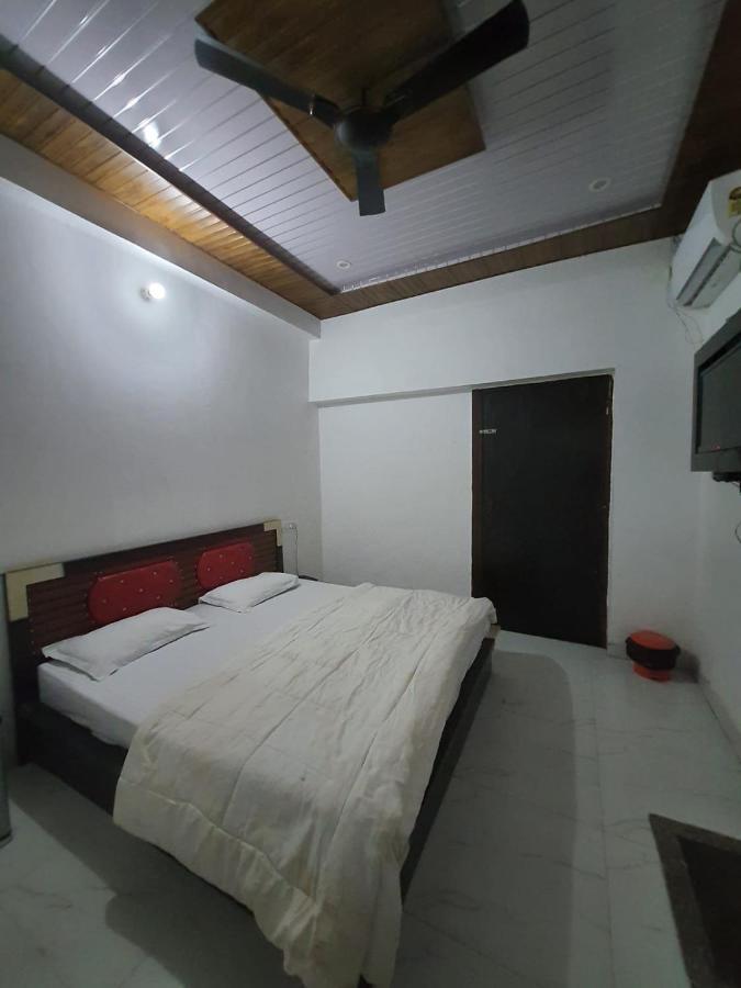 Oyo 83936 Chaudhary Guest House Bulandshahr Экстерьер фото