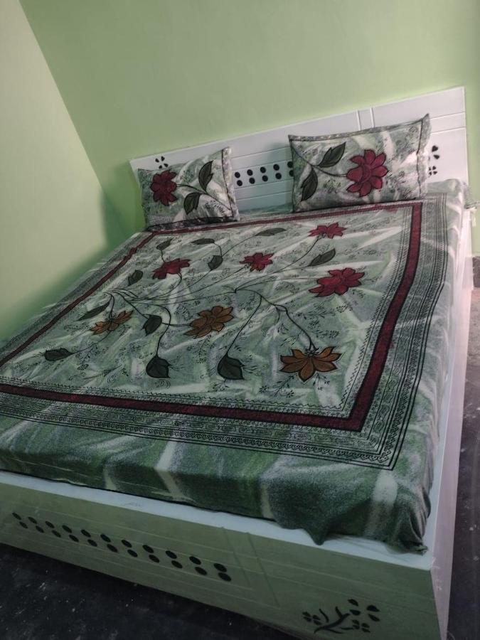 Oyo 83936 Chaudhary Guest House Bulandshahr Экстерьер фото
